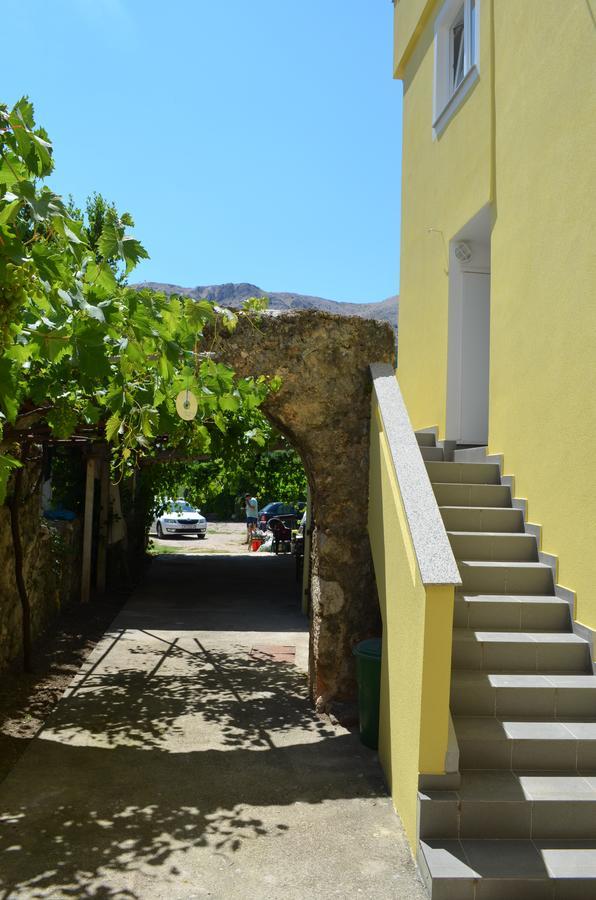 Apartments Petar Draga Bascanska Luaran gambar